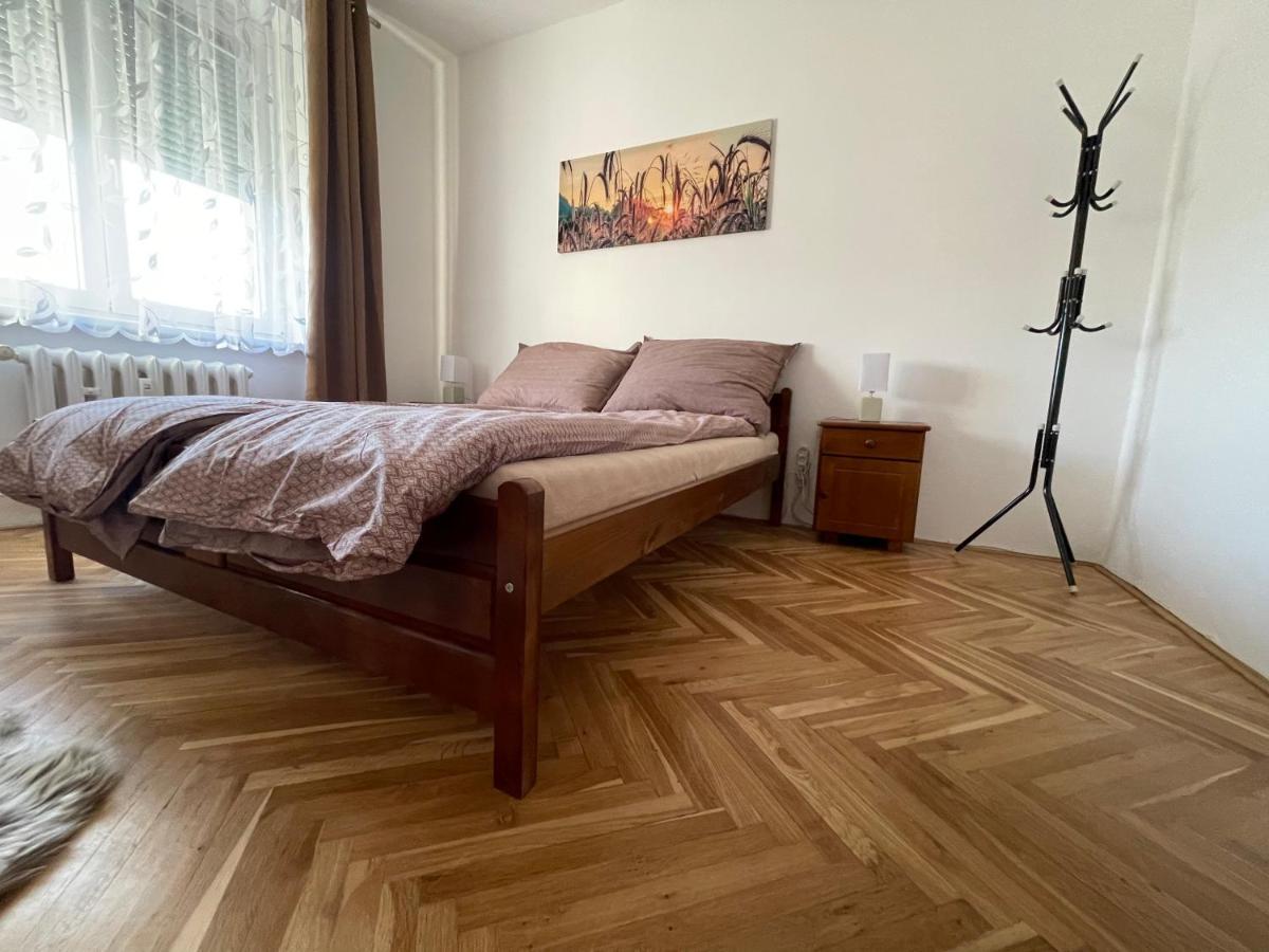 Apartman Jnj Velkomoravska Olomouc Exterior photo